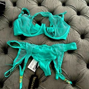 Regalia teal bra & panty set 34F sz10